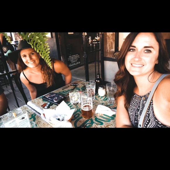 Meet your Posher, Amanda - Picture 1 of 1